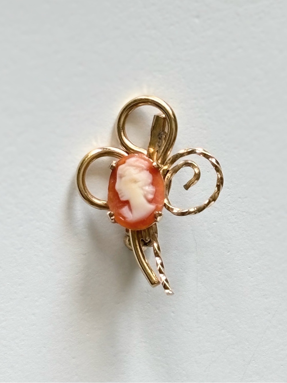 Vintage Wells 14k Gold Filled Cameo Brooch Pin